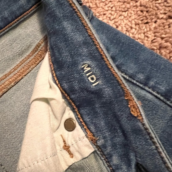 Womens American Eagle MIDI Shorts - Picture 3 of 4